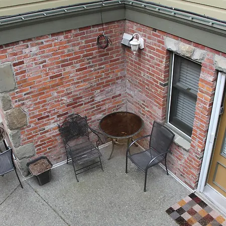 Robert Porter House Inn-3